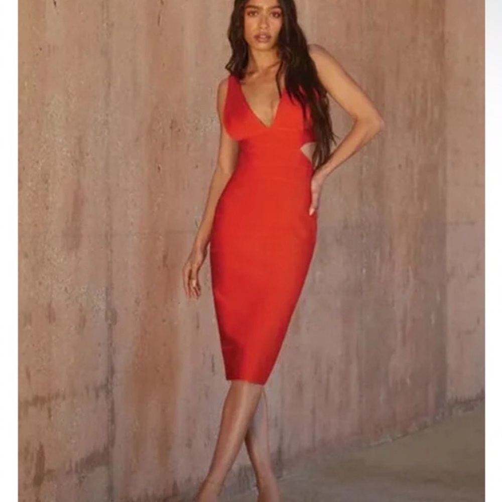 Elegant Red Sleeveless Dress